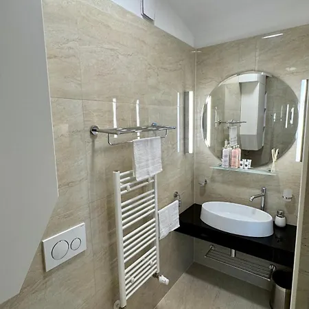 Apartman Kosice - Hlavna Ulica, Centrum, Netflix, Parking Exterior photo