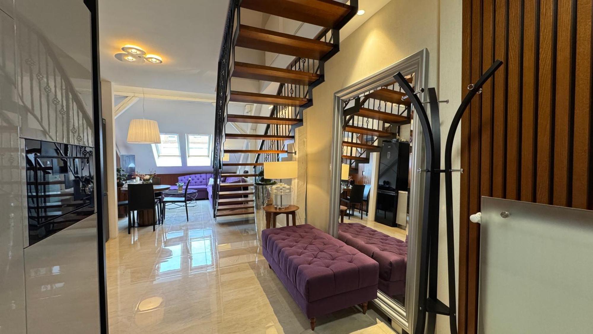 - Hlavna Ulica, Centrum, Netflix, Parking Apartment